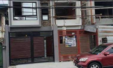 3 Storey 3 Bedrooms Townhouse For sale in Project 4 Quezon City PH2842