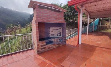 COD. 9127 SE ARRIENDA CASA CAMPESTRE - FLORIDABLANCA