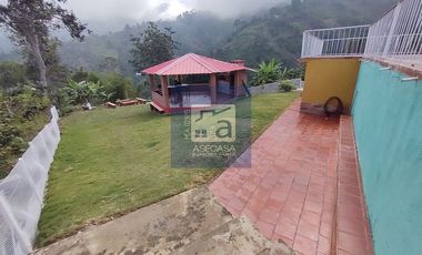 COD. 9127 SE ARRIENDA CASA CAMPESTRE - FLORIDABLANCA
