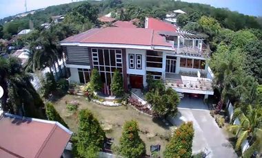 House & Lot with 5 doors commercial, 6 doors apartment and a vacant lot