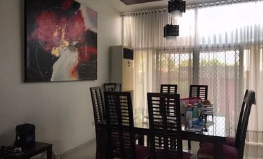 House & Lot with 5 doors commercial, 6 doors apartment and a vacant lot