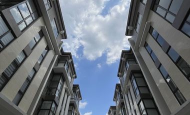 Quezon City Townhouse 4BR 3carpark inside subdiv nr LungCntr