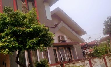 Rumah 2 Lantai pusat Kota Tanjung Permai Regency Kebomas Gresik