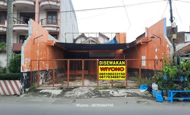 Disewakan rumah usaha Jalan Raya Siwalankerto Dekat Universitas Kristen Petra Cocok Buat Segala Usaha
