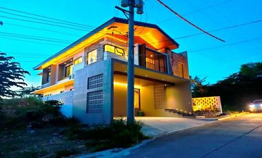 For Sale 4 Bedroom Luxury House in Mandaue Cebu