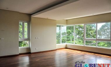 5 Bedroom House in Maria Luisa Banilad