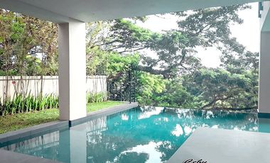 5 Bedroom House in Maria Luisa Banilad