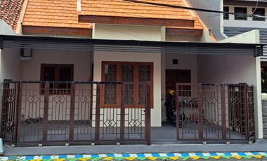 Disewakan Rumah Baru di Karah Agung Regency Surabaya