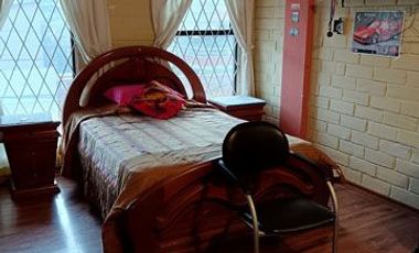 Casa de venta en Otavalo en la ciudadela 31 de Octubre, 3 departamentos, 600 m2