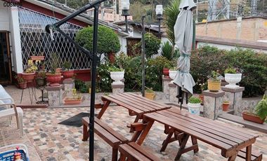 Casa de venta en Otavalo en la ciudadela 31 de Octubre, 3 departamentos, 600 m2