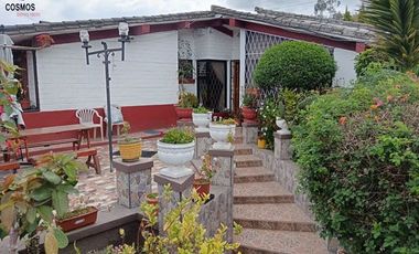 Casa de venta en Otavalo en la ciudadela 31 de Octubre, 3 departamentos, 600 m2