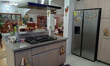 Casa de venta en Otavalo en la ciudadela 31 de Octubre, 3 departamentos, 600 m2