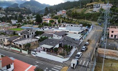 Casa de venta en Otavalo en la ciudadela 31 de Octubre, 3 departamentos, 600 m2