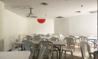 PR19043 Oficina en arriendo en el sector Villa Carlota