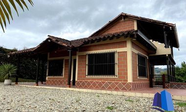 Arriendo casa campestre ubicada en el municipio de Rionegro, sector cabeceras.