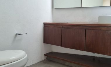 CASA EN VENTA CON MAGNIFICA UBICACIÓN.