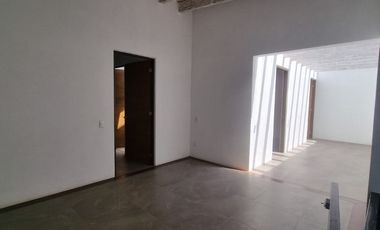 CASA EN VENTA CON MAGNIFICA UBICACIÓN.