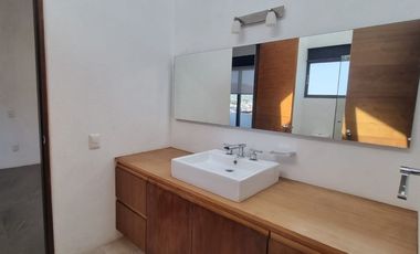 CASA EN VENTA CON MAGNIFICA UBICACIÓN.