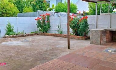 SE VENDE AMPLIA CASA 4 DORMITORIOS 1 BAÑO EN VILLA DOÑA FRANCISCA 3