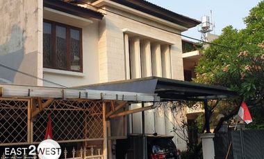 Rumah dijual di DKI Jakarta, Jakarta Utara - Parkir mobil