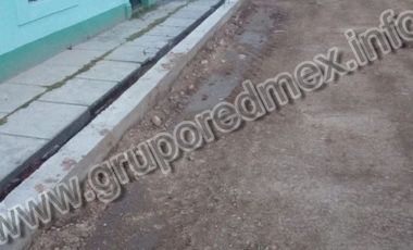 Casa con uso de suelo comercial 1900m2T y 360m2C El Sauz Pedro Escobedo