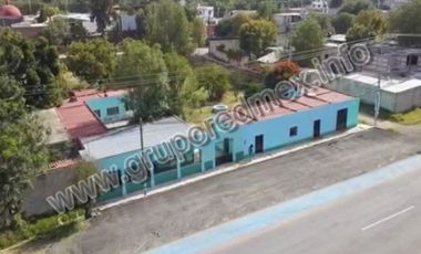 Casa con uso de suelo comercial 1900m2T y 360m2C El Sauz Pedro Escobedo