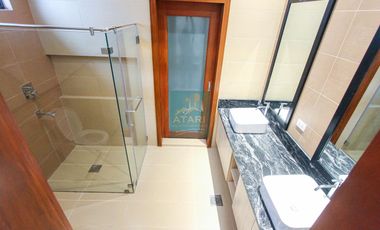 Grand Living Awaits: 6BR Bare Unit at Casa Rosita
