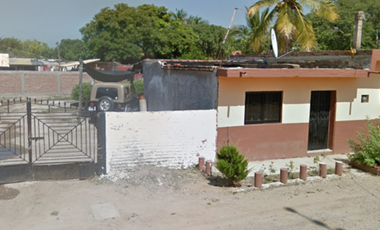 SE VENDE TERRENO CON CONSTRUCCION