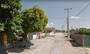 SE VENDE TERRENO CON CONSTRUCCION