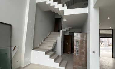 CASA EN VENTA CASTAÑOS DEL VERGEL CARRETERA NACIONAL