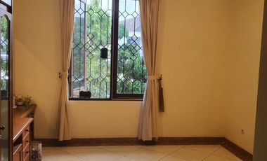 Rumah Pinggir Jalan Raya, 150 Meter Ke Kampus Binus