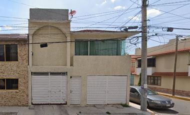 Unica Casa en Ocho Cedros, Toluca, en Venta de Remate Bancario