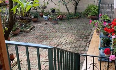 Villa en venta con 428m2T Calle Los Álamos y Av. Ordóñez Lasso