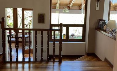 Villa en venta con 428m2T Calle Los Álamos y Av. Ordóñez Lasso