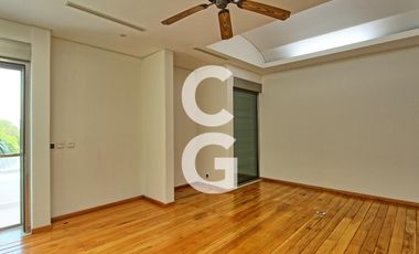 Casa en Venta en Cancun en Residencial Lagos del Sol Frente al Lago con 6 Rec