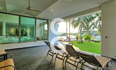 Casa en Venta en Cancun en Residencial Lagos del Sol Frente al Lago con 6 Rec