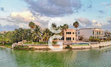 Casa en Venta en Cancun en Residencial Lagos del Sol Frente al Lago con 6 Rec