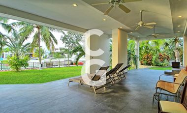 Casa en Venta en Cancun en Residencial Lagos del Sol Frente al Lago con 6 Rec