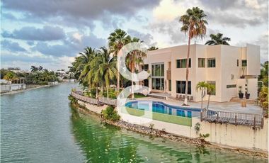 Casa en Venta en Cancun en Residencial Lagos del Sol Frente al Lago con 6 Rec