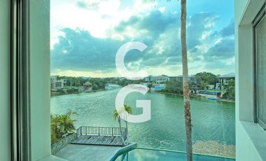 Casa en Venta en Cancun en Residencial Lagos del Sol Frente al Lago con 6 Rec