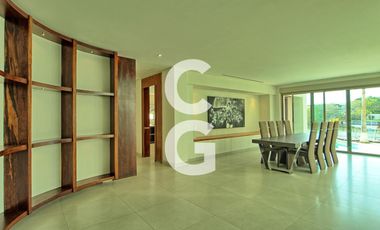 Casa en Venta en Cancun en Residencial Lagos del Sol Frente al Lago con 6 Rec