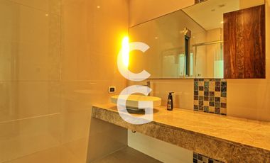 Casa en Venta en Cancun en Residencial Lagos del Sol Frente al Lago con 6 Rec