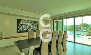 Casa en Venta en Cancun en Residencial Lagos del Sol Frente al Lago con 6 Rec