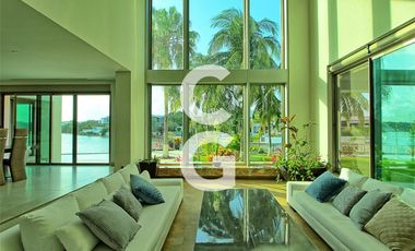 Casa en Venta en Cancun en Residencial Lagos del Sol Frente al Lago con 6 Rec