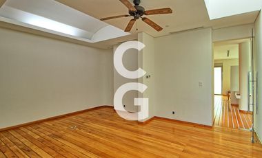 Casa en Venta en Cancun en Residencial Lagos del Sol Frente al Lago con 6 Rec