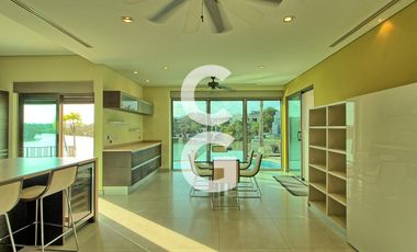 Casa en Venta en Cancun en Residencial Lagos del Sol Frente al Lago con 6 Rec
