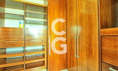 Casa en Venta en Cancun en Residencial Lagos del Sol Frente al Lago con 6 Rec