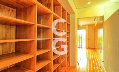 Casa en Venta en Cancun en Residencial Lagos del Sol Frente al Lago con 6 Rec