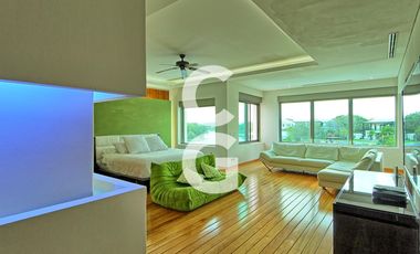 Casa en Venta en Cancun en Residencial Lagos del Sol Frente al Lago con 6 Rec