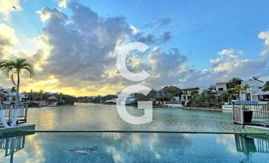 Casa en Venta en Cancun en Residencial Lagos del Sol Frente al Lago con 6 Rec